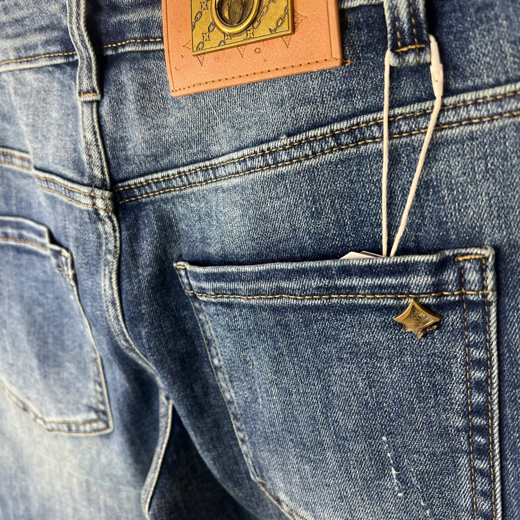 Quần Jean Short Nam Rách Gối Slim Năng Động - 7043 