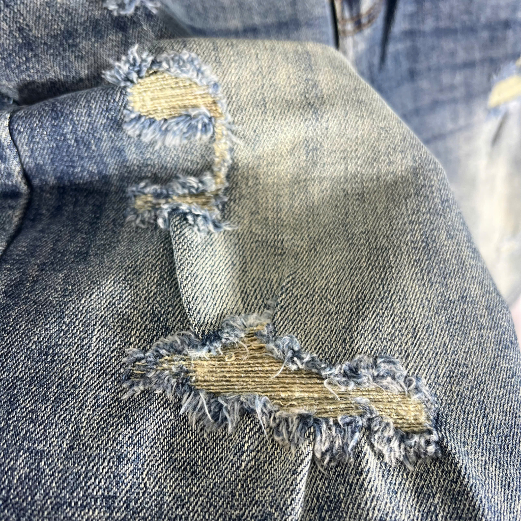 Quần Jean Short Nam Rách Gối Slim Năng Động - 7043 
